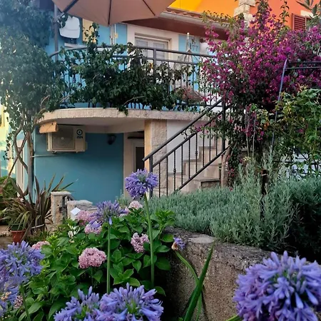 Flower Apartmán *